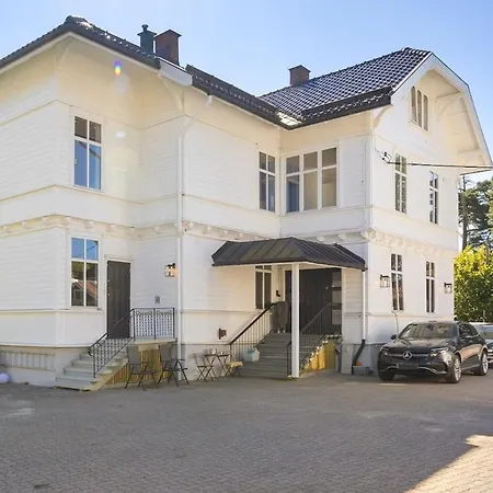 Penthouse Loft With Private Garden, Pergola And Parking *