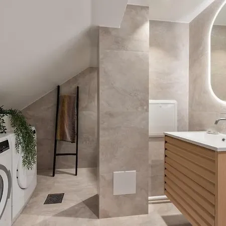Penthouse Loft With Private Garden, Pergola And Parking